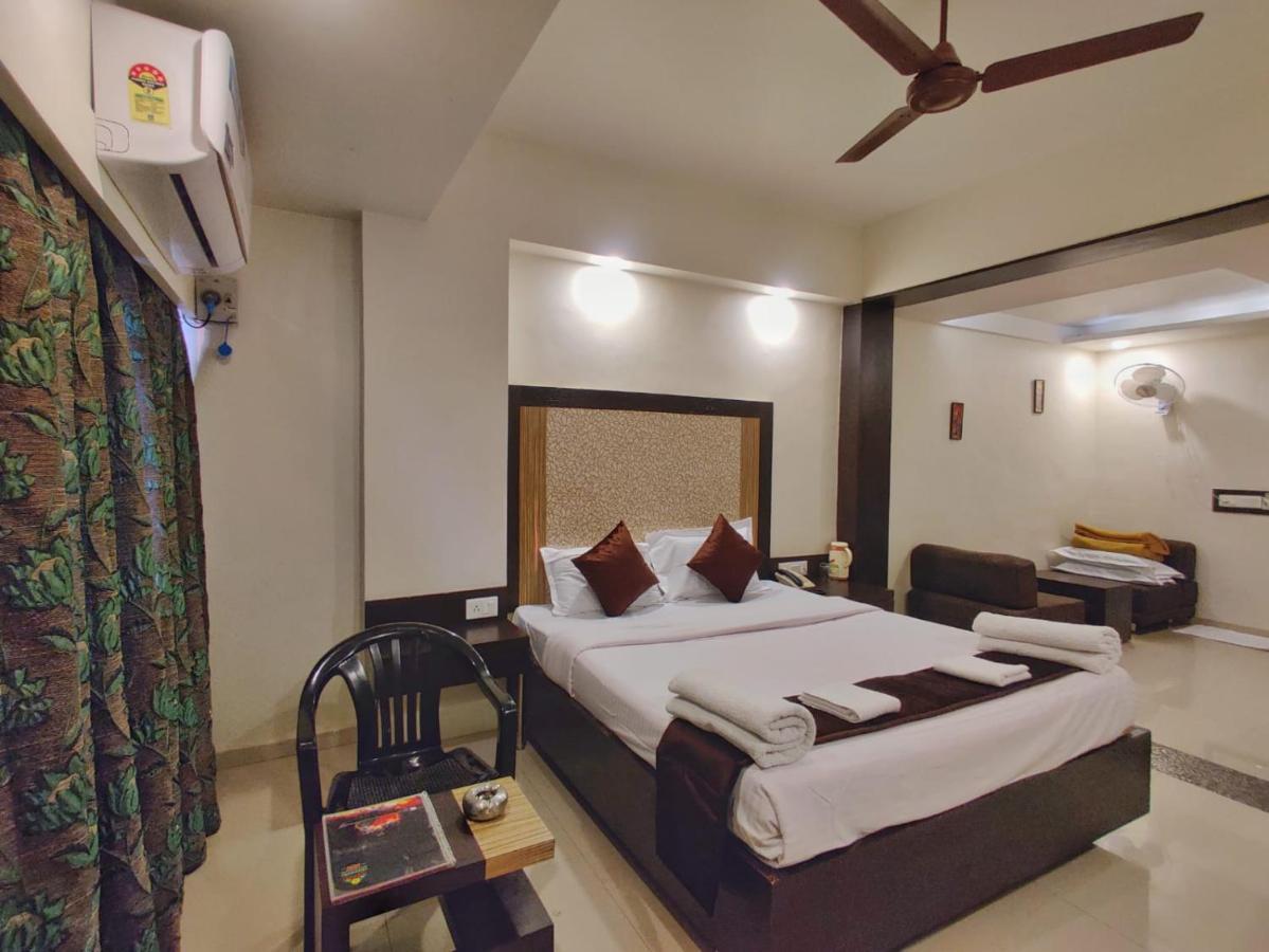 Hotel Ashwin Igatpuri, Pure Veg & Jain Food Exteriér fotografie