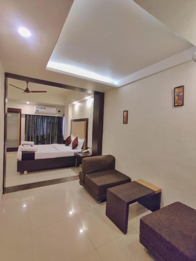 Hotel Ashwin Igatpuri, Pure Veg & Jain Food Exteriér fotografie