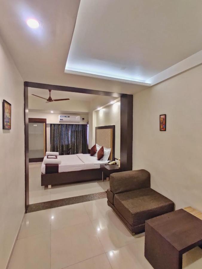 Hotel Ashwin Igatpuri, Pure Veg & Jain Food Exteriér fotografie