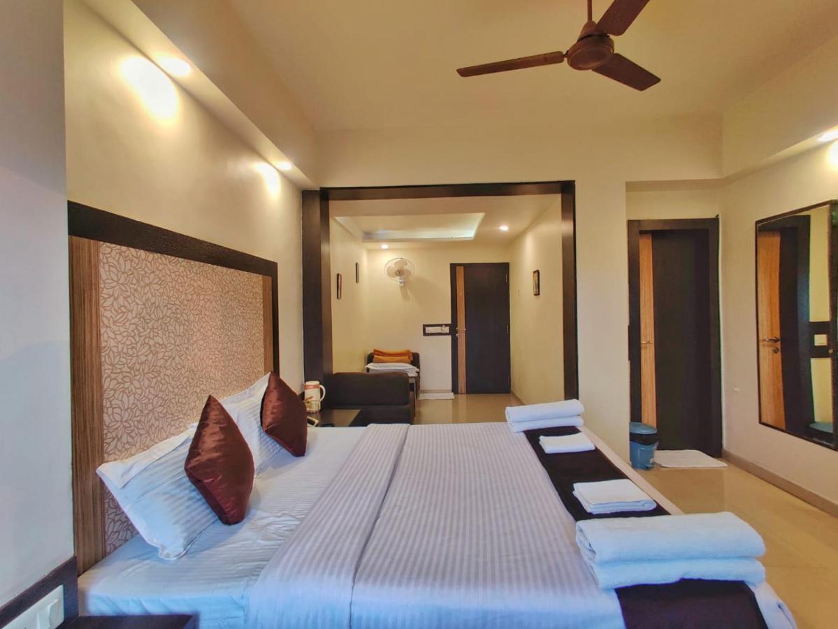 Hotel Ashwin Igatpuri, Pure Veg & Jain Food Exteriér fotografie