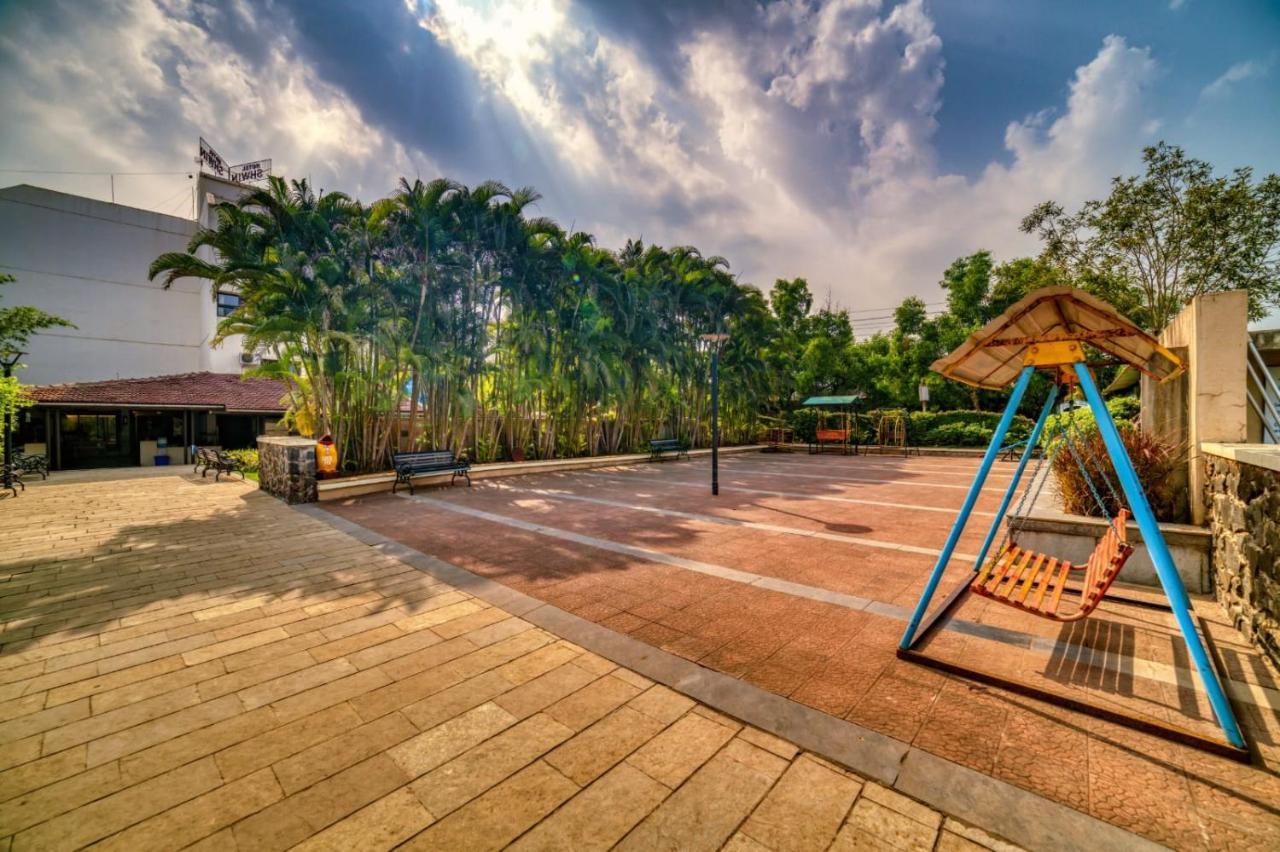 Hotel Ashwin Igatpuri, Pure Veg & Jain Food Exteriér fotografie