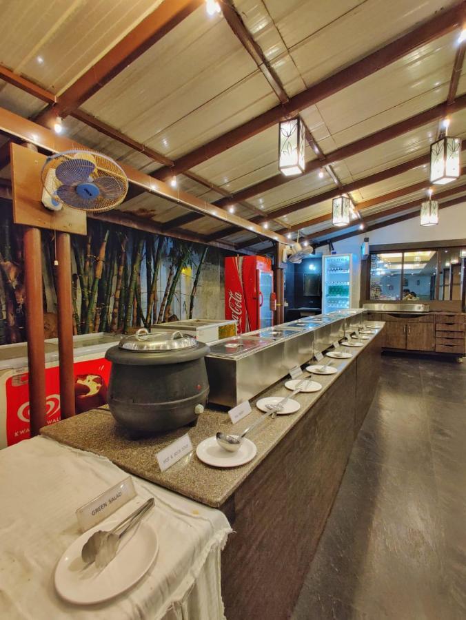 Hotel Ashwin Igatpuri, Pure Veg & Jain Food Exteriér fotografie