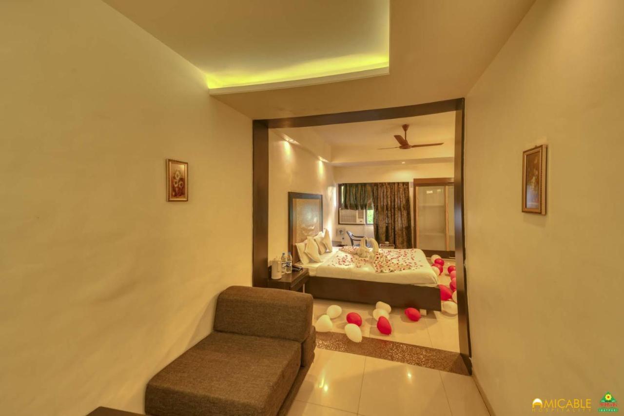 Hotel Ashwin Igatpuri, Pure Veg & Jain Food Exteriér fotografie