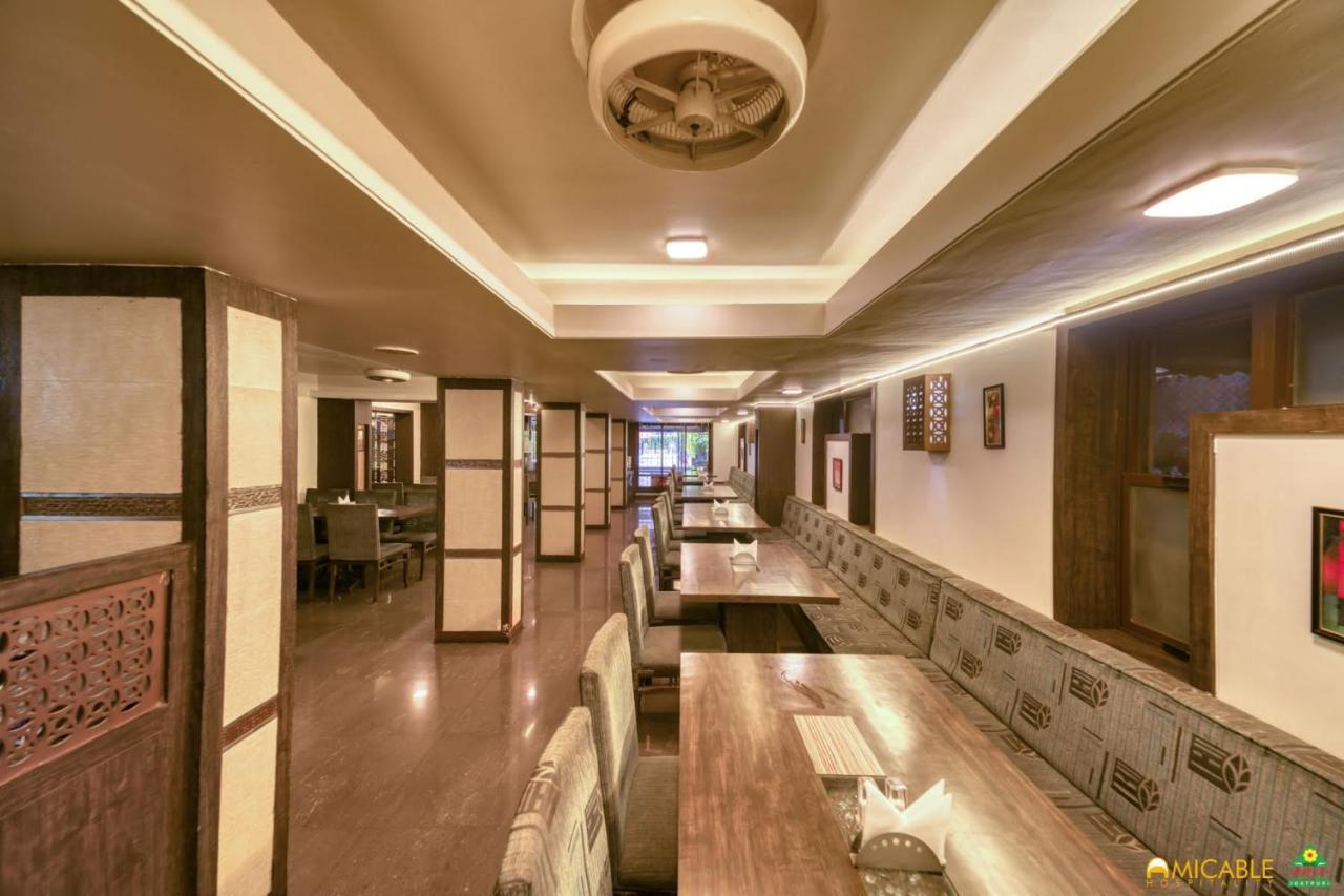 Hotel Ashwin Igatpuri, Pure Veg & Jain Food Exteriér fotografie